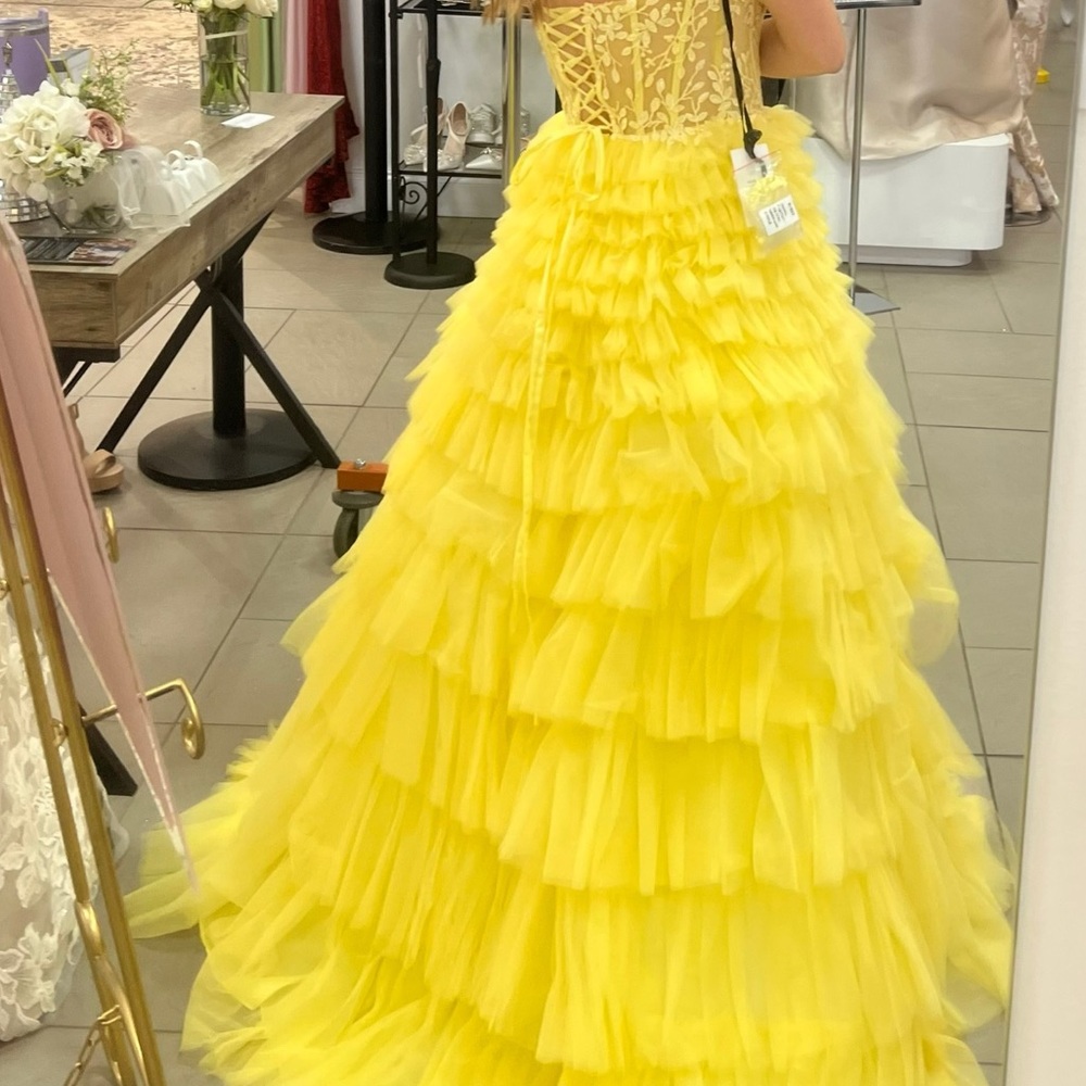 Alyce Paris Yellow Strapless long Pageant Prom Dress Tiered A-line Size 8